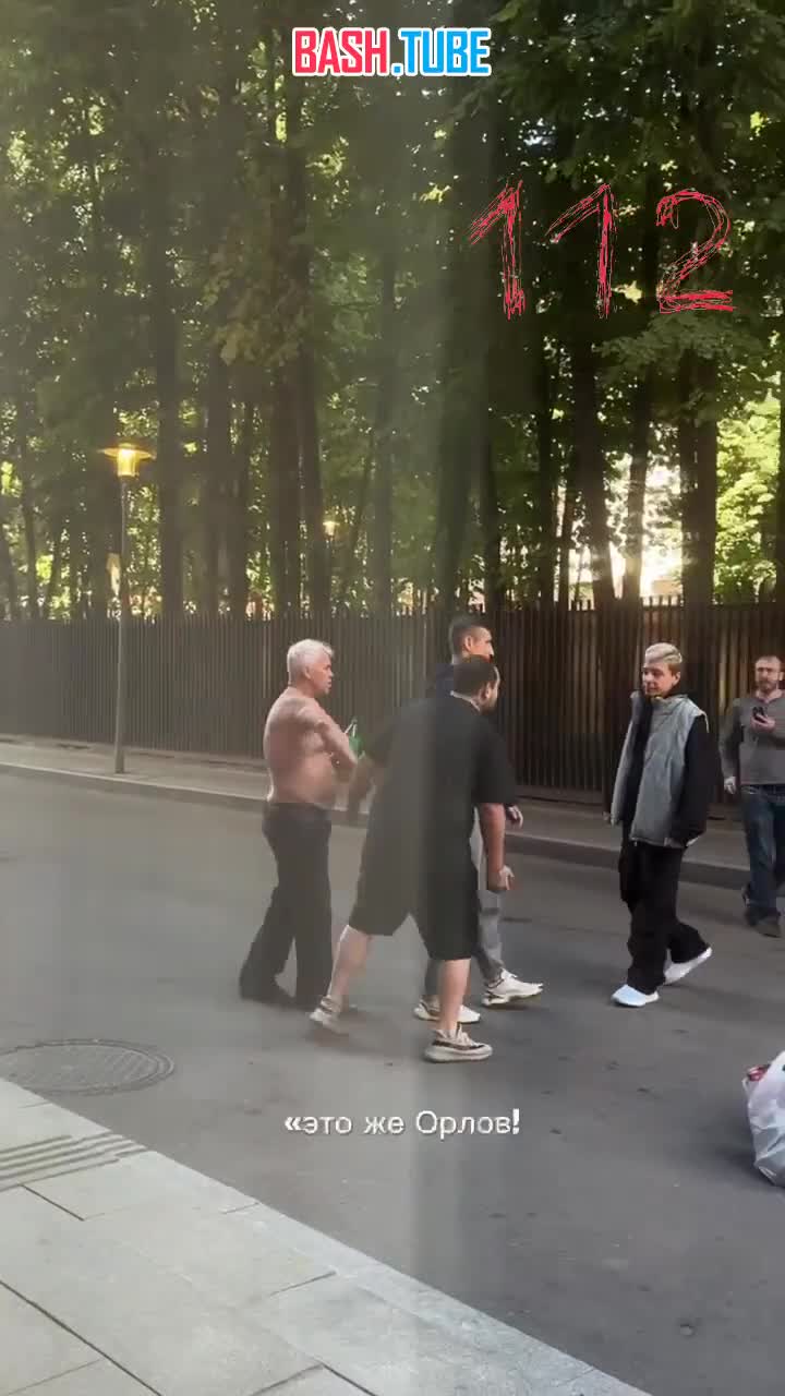  Российский стенд-ап комик заступился за консультантов известного российского бренда одежды