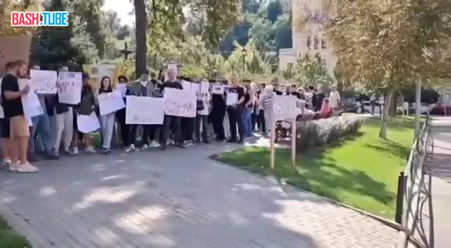  Тысячи украинцев вышли на акции протеста в нескольких городах страны