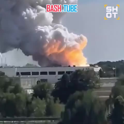  Мощные взрыв и пожар произошли на химическом заводе в США