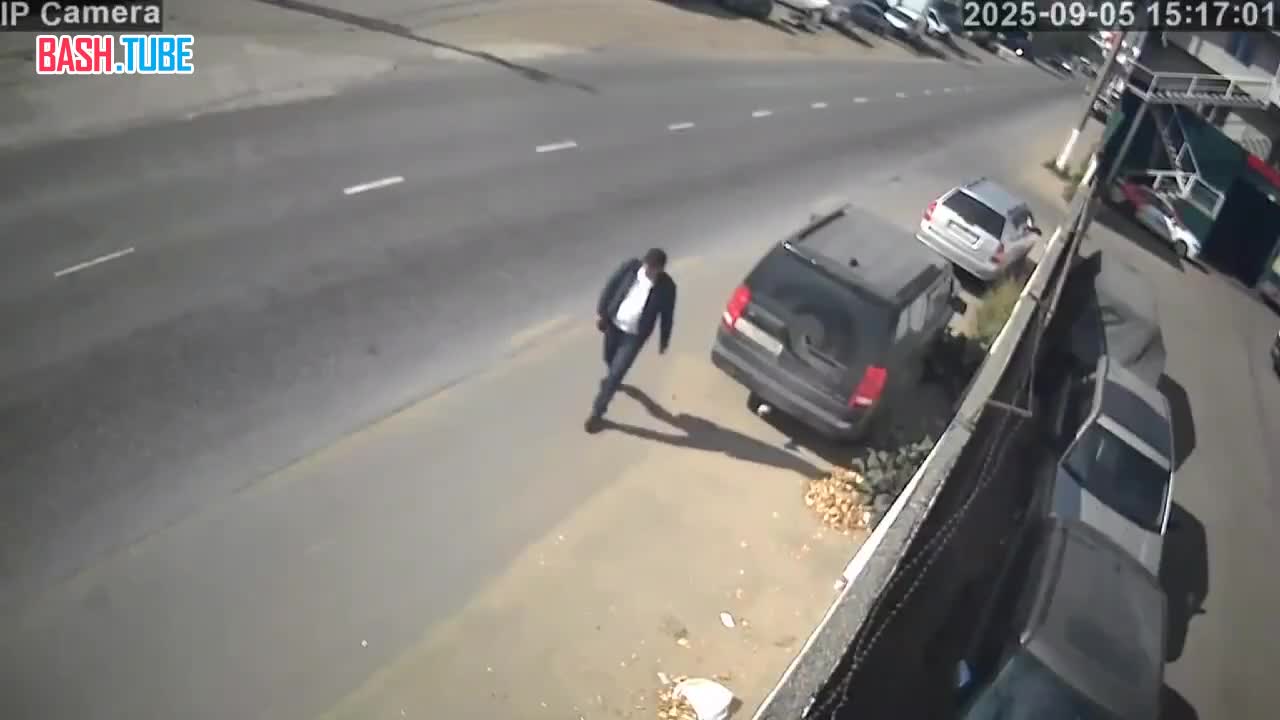  Очередной электросамокатчик испортил людям жизнь