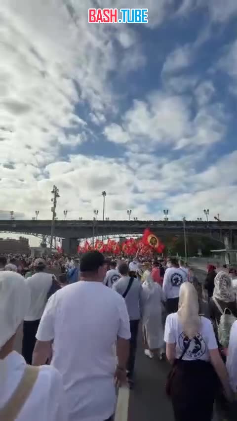  На Крестном ходу в Москве запретили имперские флаги