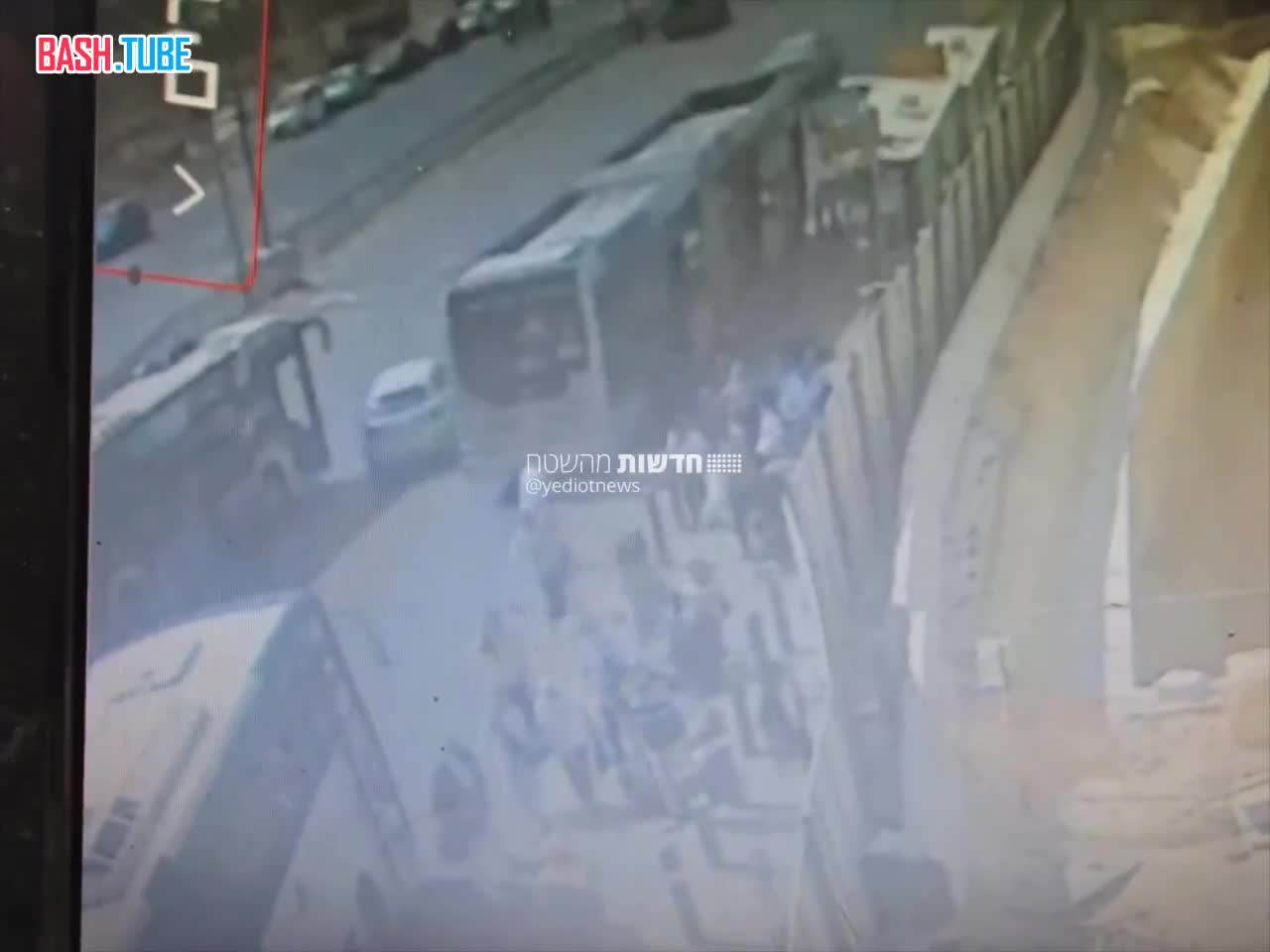  Момент начала стрельбы в Иерусалиме попал на камеры видеонаблюдения