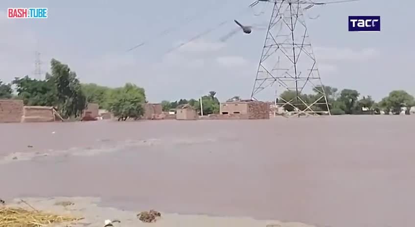  Более 2 млн человек эвакуировали из-за наводнения на северо-востоке Пакистана, - Express Tribune