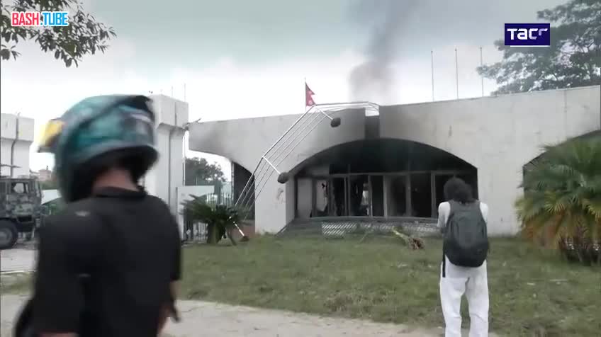  Протестующие подожгли резиденцию премьера Непала, - Setopati