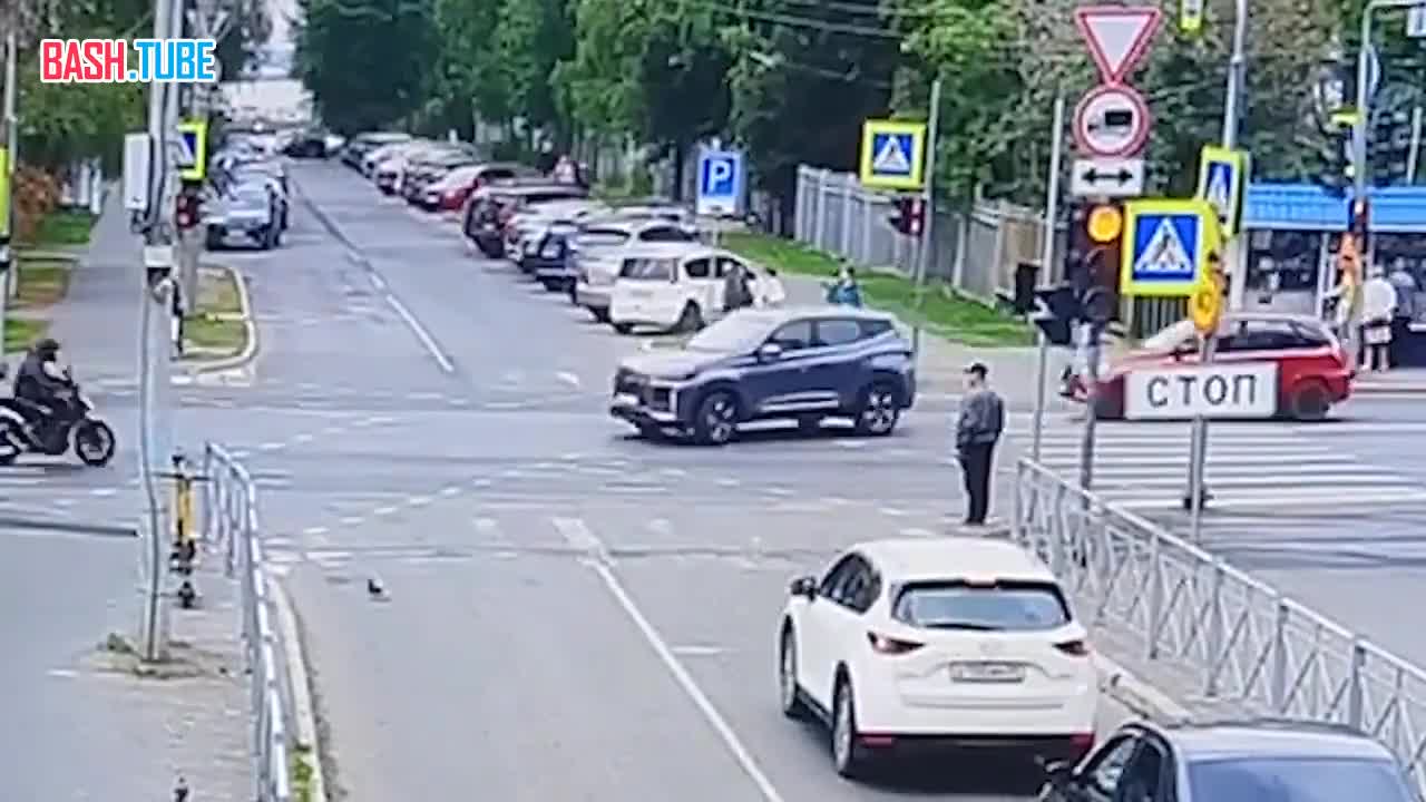  Мотоциклист чудом выжил в страшной аварии в Архангельске