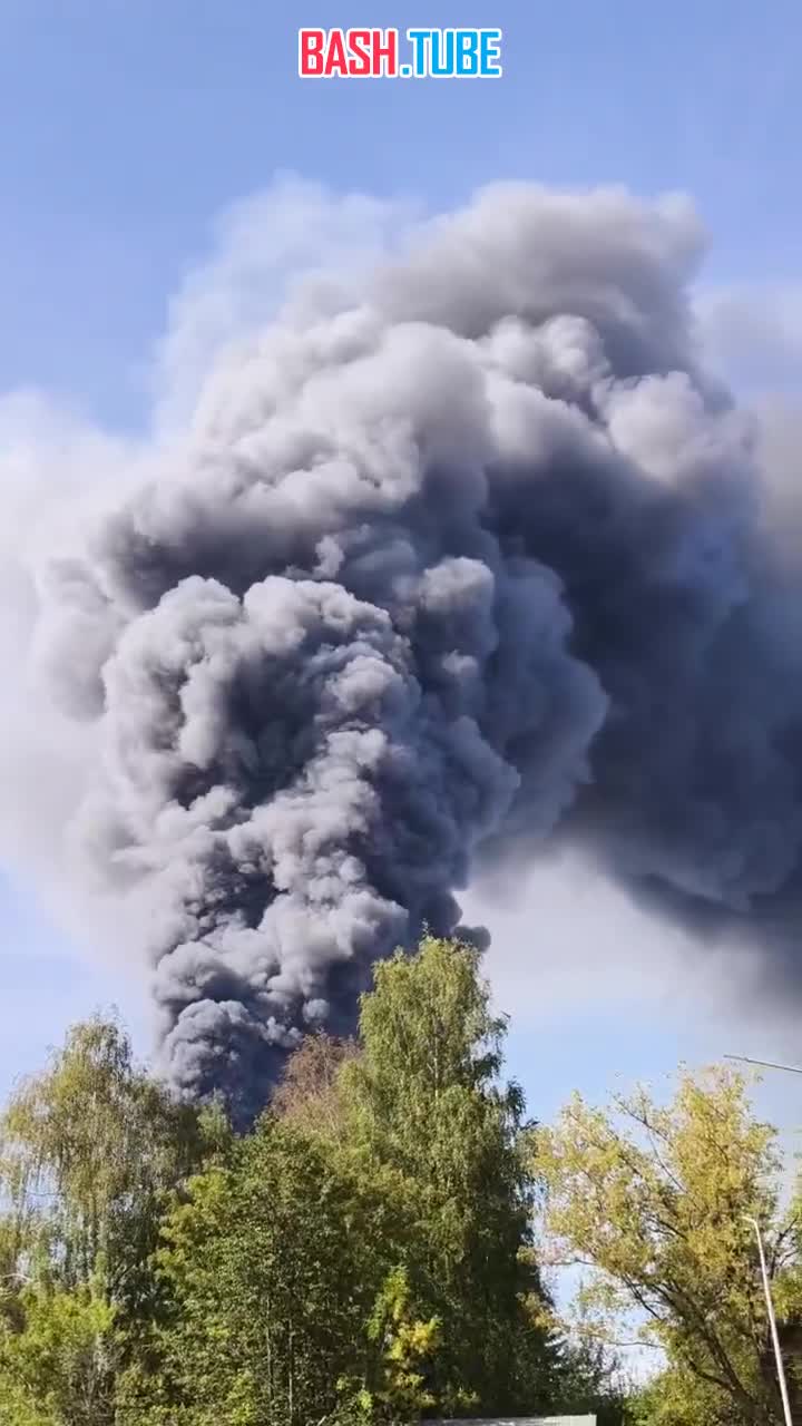  Площадь пожара на складе в подмосковном поселке Некрасовский составляет 9 тысяч «квадратов»