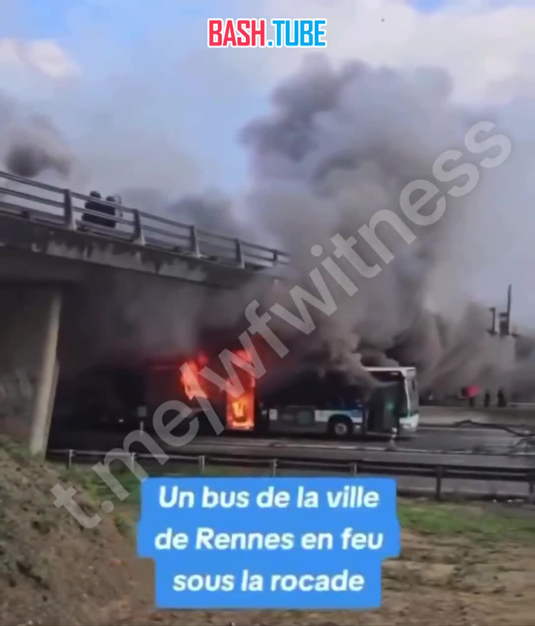  В рамках протестной акции «Блокируем всё!» во французском Ренне подожгли автобус