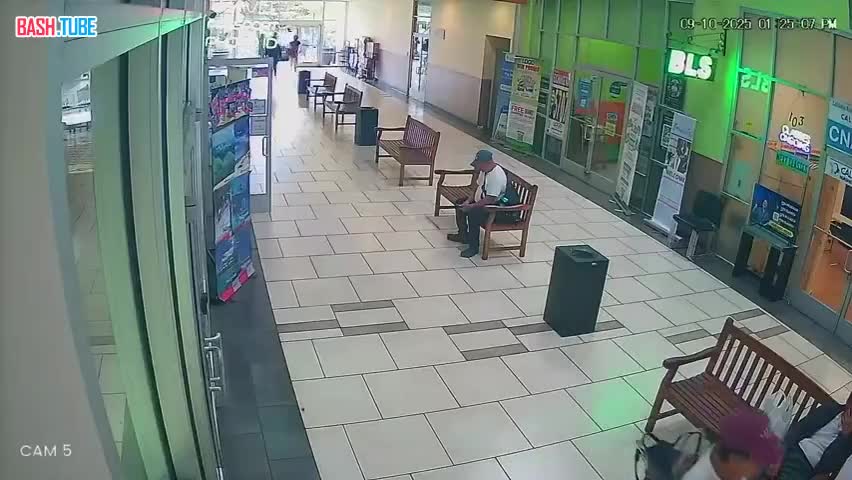  Владелец ювелирного магазина в Калифорнии не дал ограбить свой магазин, разогнав грабителей с помощью огнестрельного оружия