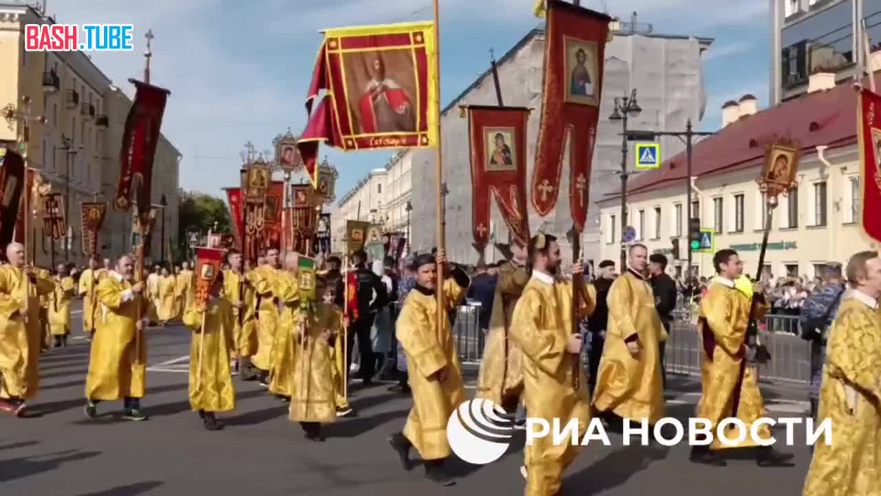  Крестный ход и молебен прошли в Петербурге в День перенесения мощей Александра Невского