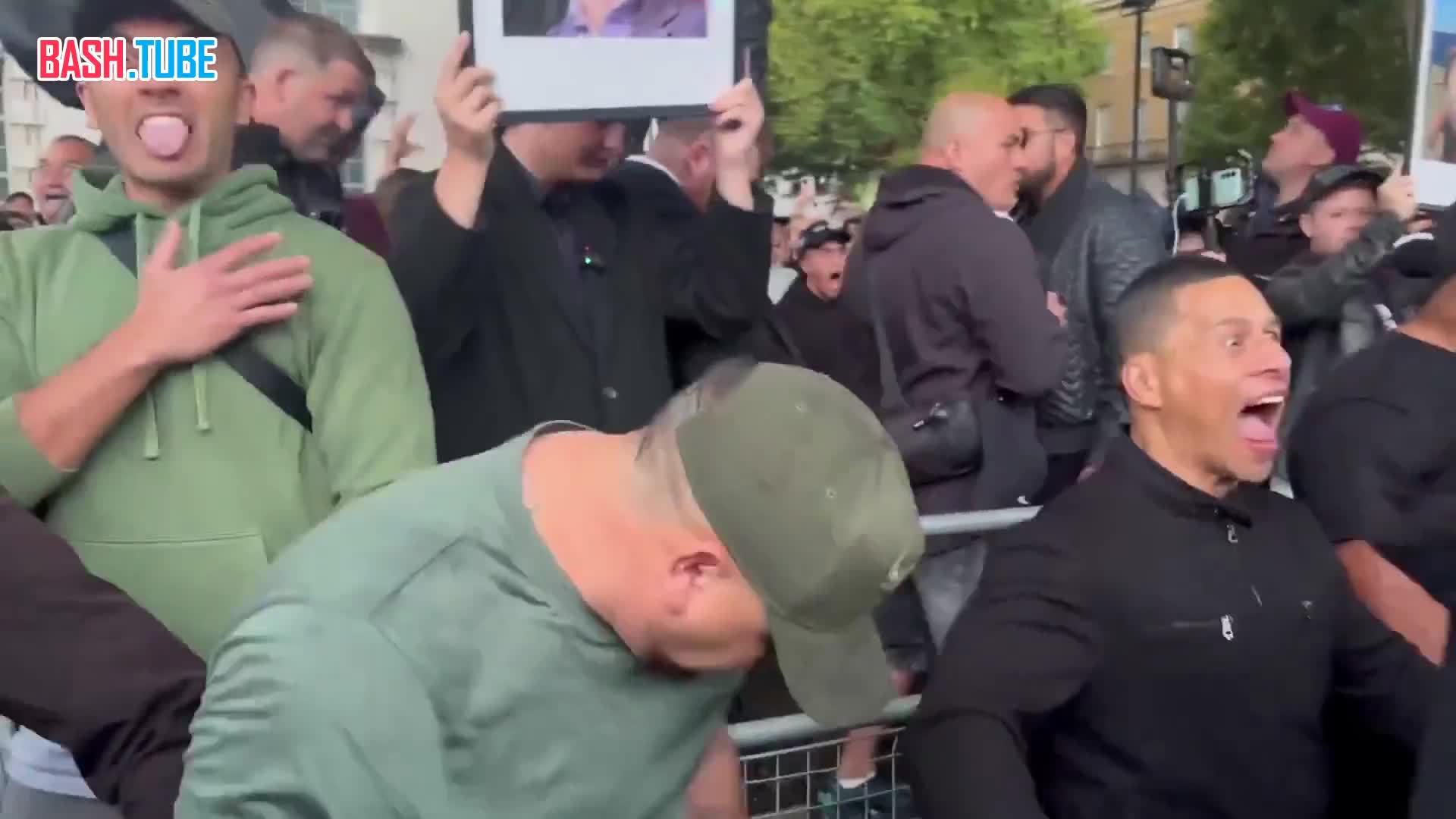  Коренной новозеландский народ Маори почтил память убитого в США политика Чарли Кирка своим фирменным танцем