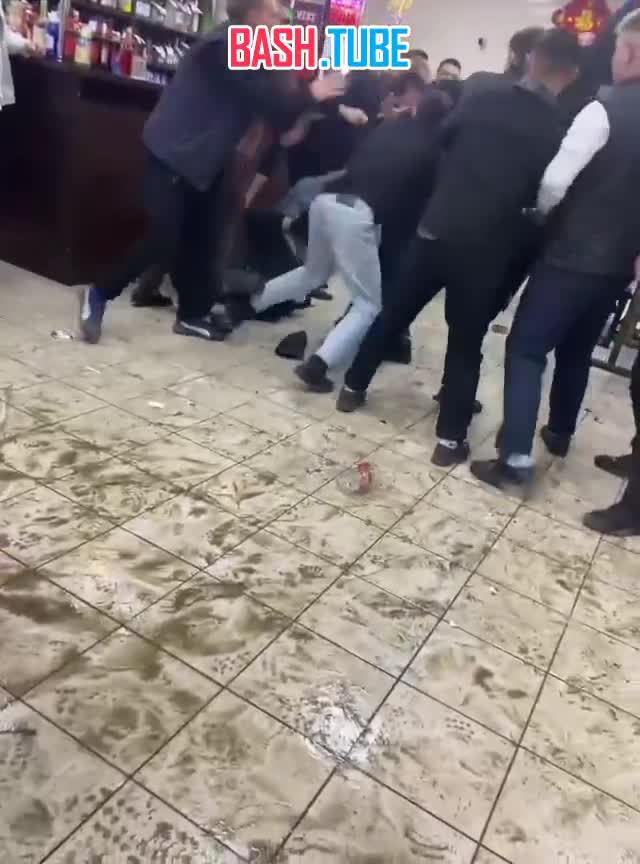 В забайкальском кафе кавказцы устроили драку с мигрантами, не поделив место в очереди