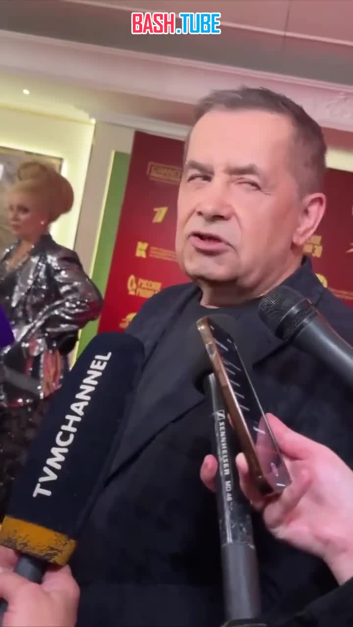  Лидер группы «Любэ» Николай Расторгуев ответил журналисту на вопрос о размерах его гонораров: «Не ваше собачье дело»