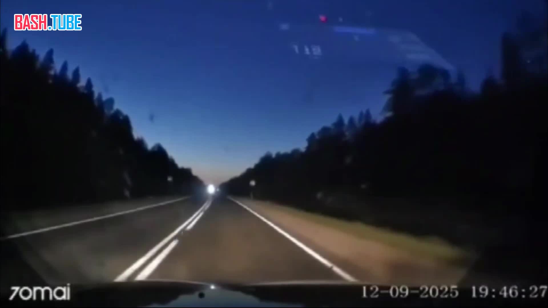  В Архангельской области насмерть сбили водителя, когда тот заправлял авто на трассе