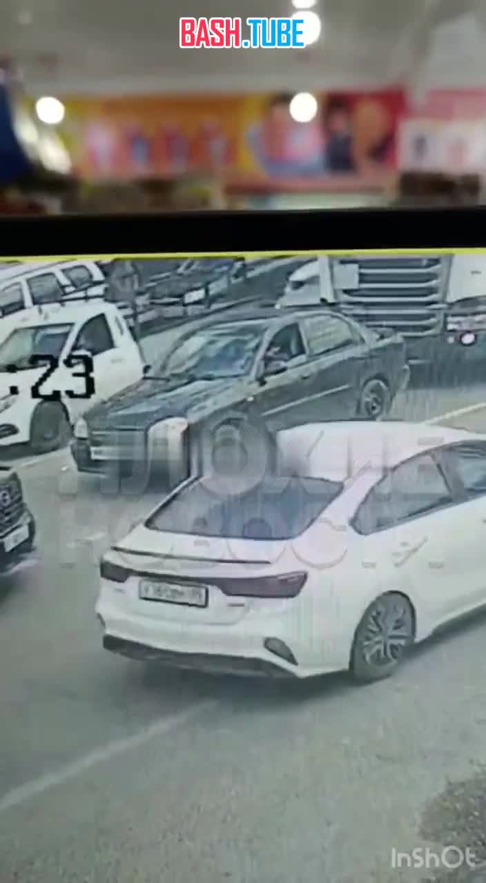  В Дагестане невнимательная женщина едва не погибла, попав под большегруз