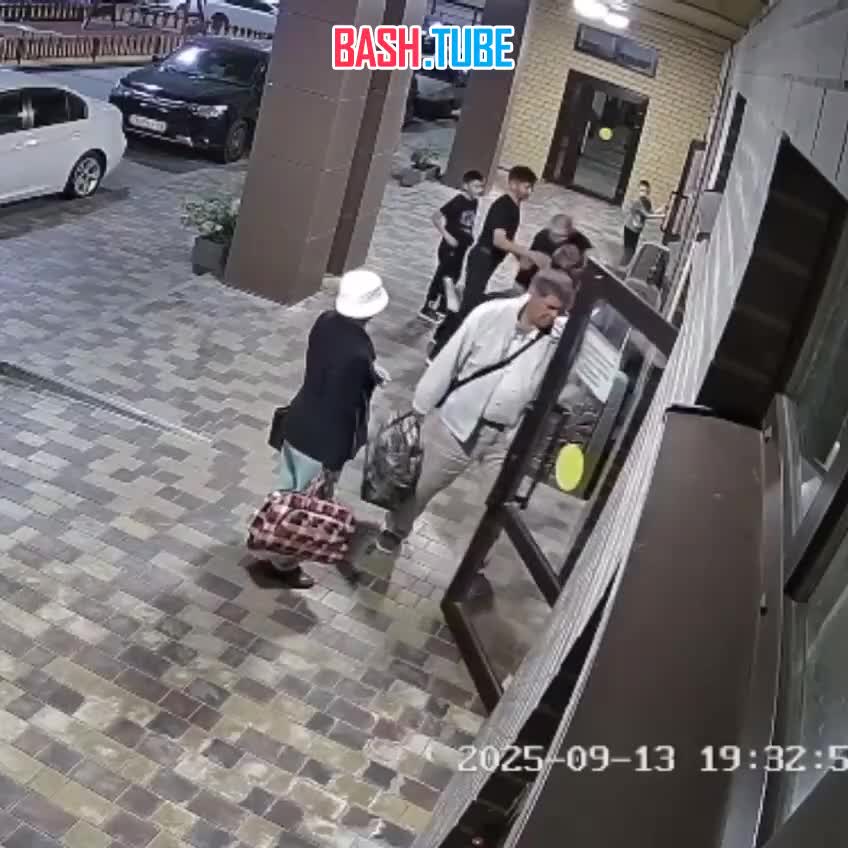  Ростовская компания избила подростка, который им просто не понравился