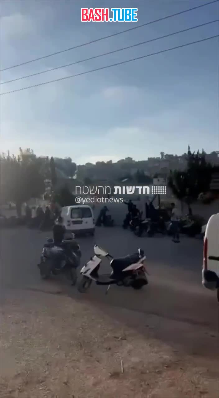  Израиль уже более часа наносит массированные авиаудары по Ливану