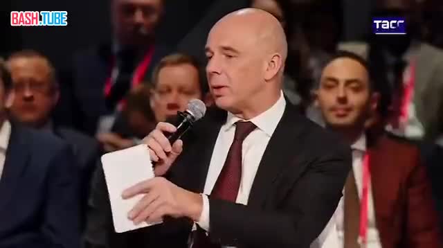  Москвичам можно выпивать по бокалу вина на работе, заявил глава Минфина Силуанов