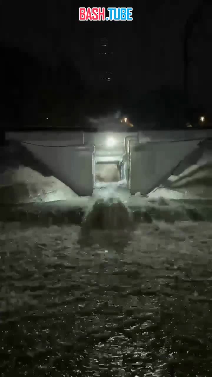  Двадцать бригад коммунальщиков будут круглосуточно устранять последствия ливня в Махачкале