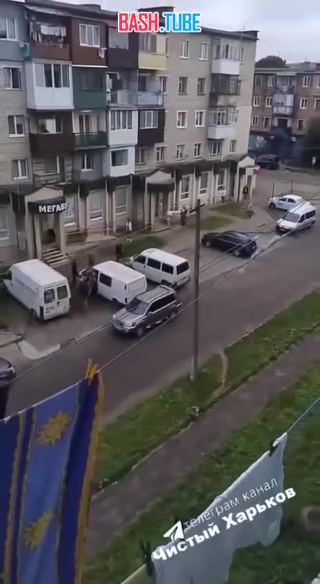  В харьковском Нововолынске прохожие отбили мужчину из рук ТЦК