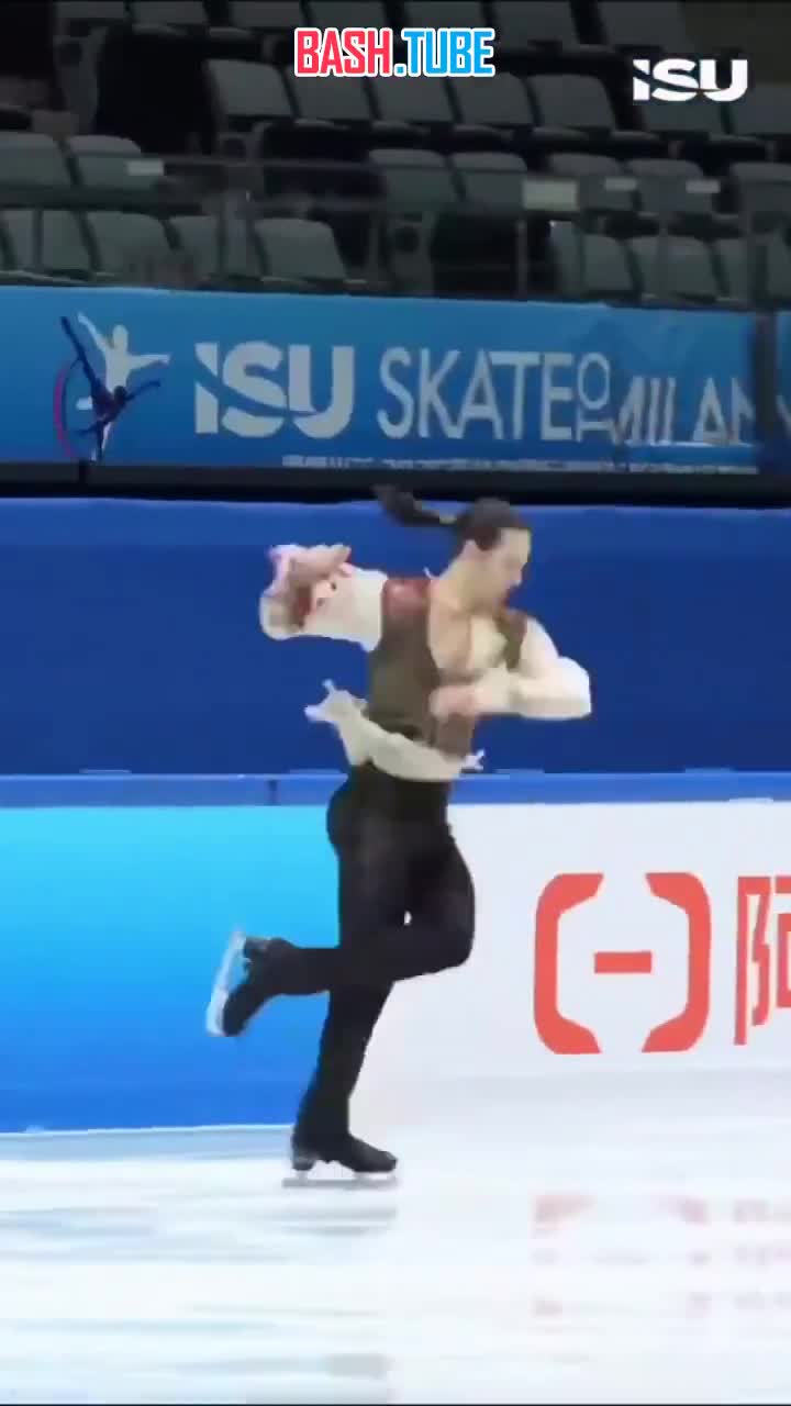  Международный союз конькобежцев наложил украинскую песню на фрагмент выступления российского фигуриста Петра Гуменника