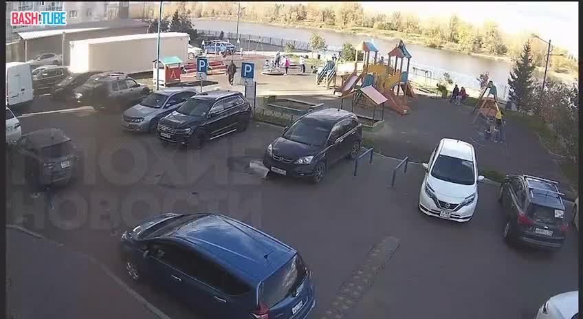  В Красноярске парень, которого бросила девушка, спрыгнул с 25 этажа на глазах детей