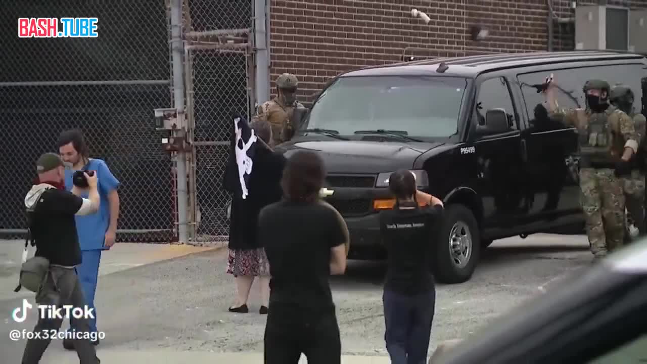  Максимально жёсткая реакция сотрудников американской миграционной полиции в отношении протестующих