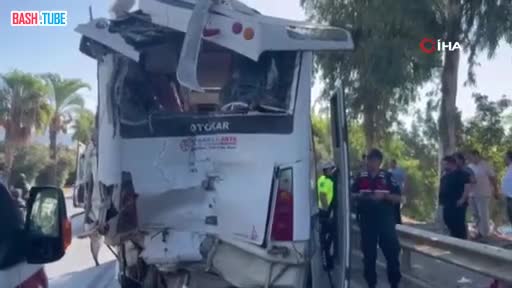  Туристический автобус попал в ДТП в турецкой Аланье, 15 человек пострадали