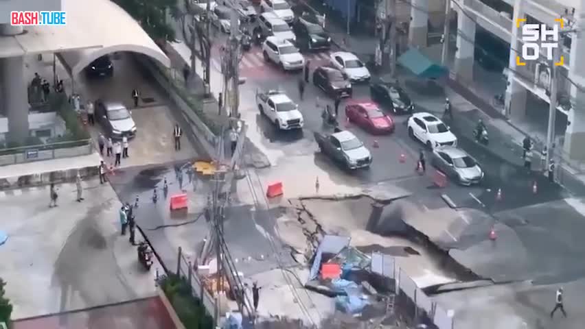  Дорога обвалилась возле одной из крупнейших клиник Таиланда в Бангкоке