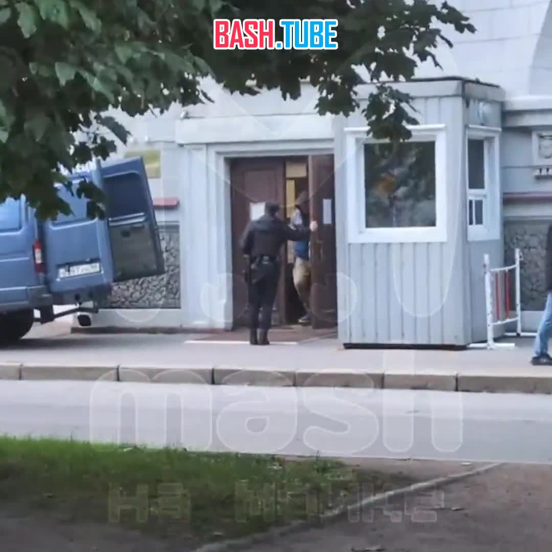  Тело бывшего чиновника Росимущества Бориса Авакяна вынесли из посольства Армении в Питере