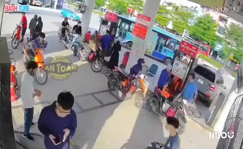  Огненная авария на АЗС во вьетнамском Ханое