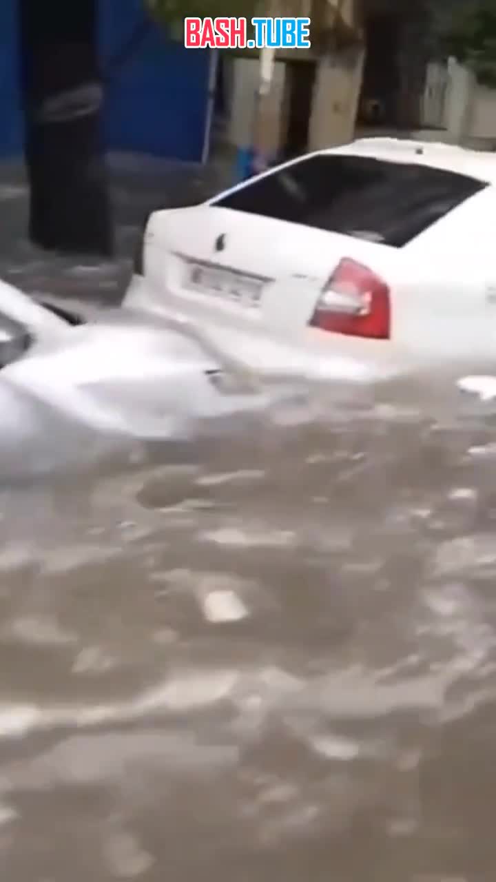  Мощное наводнение в индийском 6-миллионном городе Калькутта