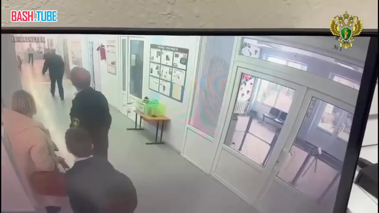  В Калининградской области охранник швырнул пятиклассника через турникет и лишился работы