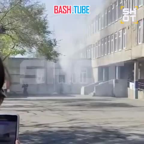  Телефон взорвался в школе во Владивостоке. Из-за этого полностью сгорела раздевалка