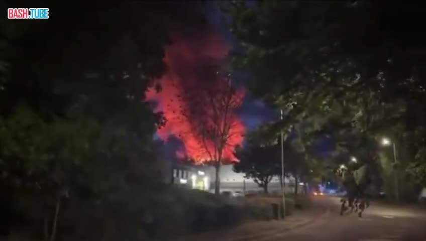  Мощные взрывы в британском Суиндон