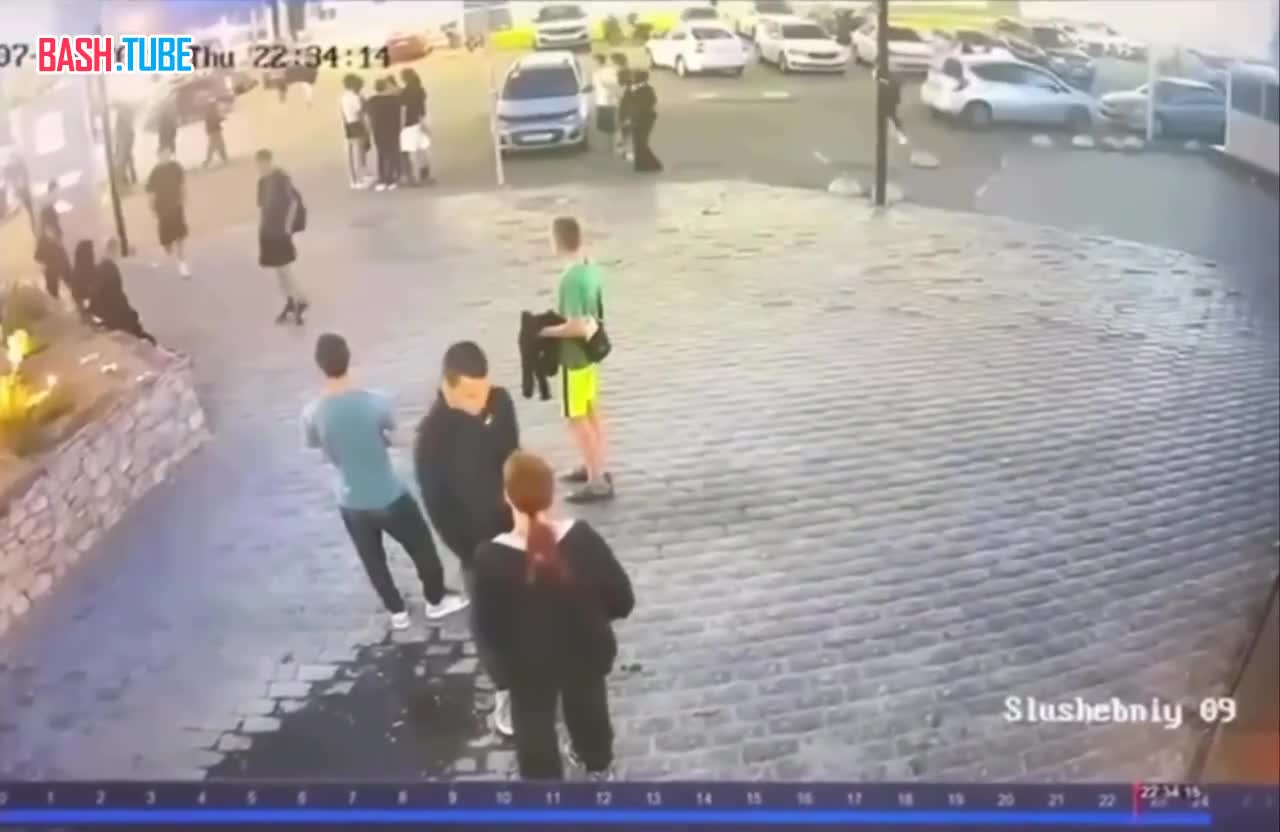  В Красноярске 17-летний подросток выстрелил в толпу из сигнально пистолета ради «шутки»