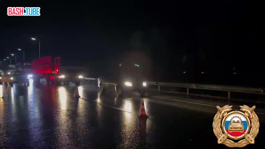  Двое человек погибли в результате лобового столкновения легковушки с каретой скорой помощи в Ростовской области