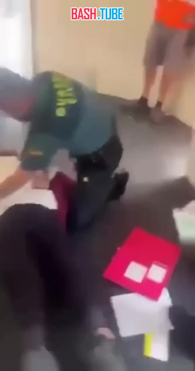  В аэропорту Валенсии в Испании сразу 53 (!) пассажира еврейской национальности были сняты с самолета