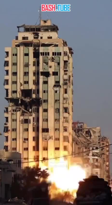  ВВС Израиля взорвали самое высокое здание в Газе - 16-этажную башню Mecca Tower