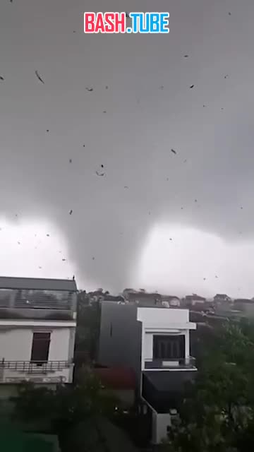  Ярость природы: мощный торнадо опустошил провинцию во Вьетнаме