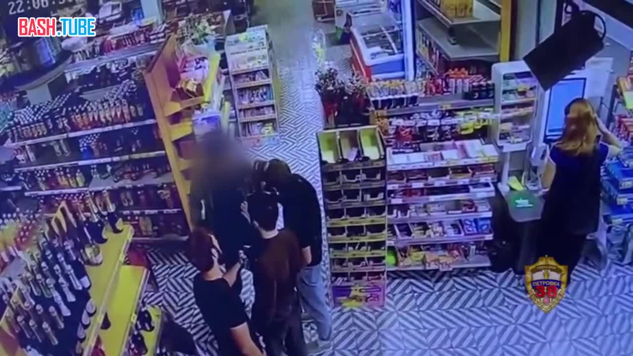  В московском магазине бородачи выстрелили в администратора, который не давал им украсть продукты
