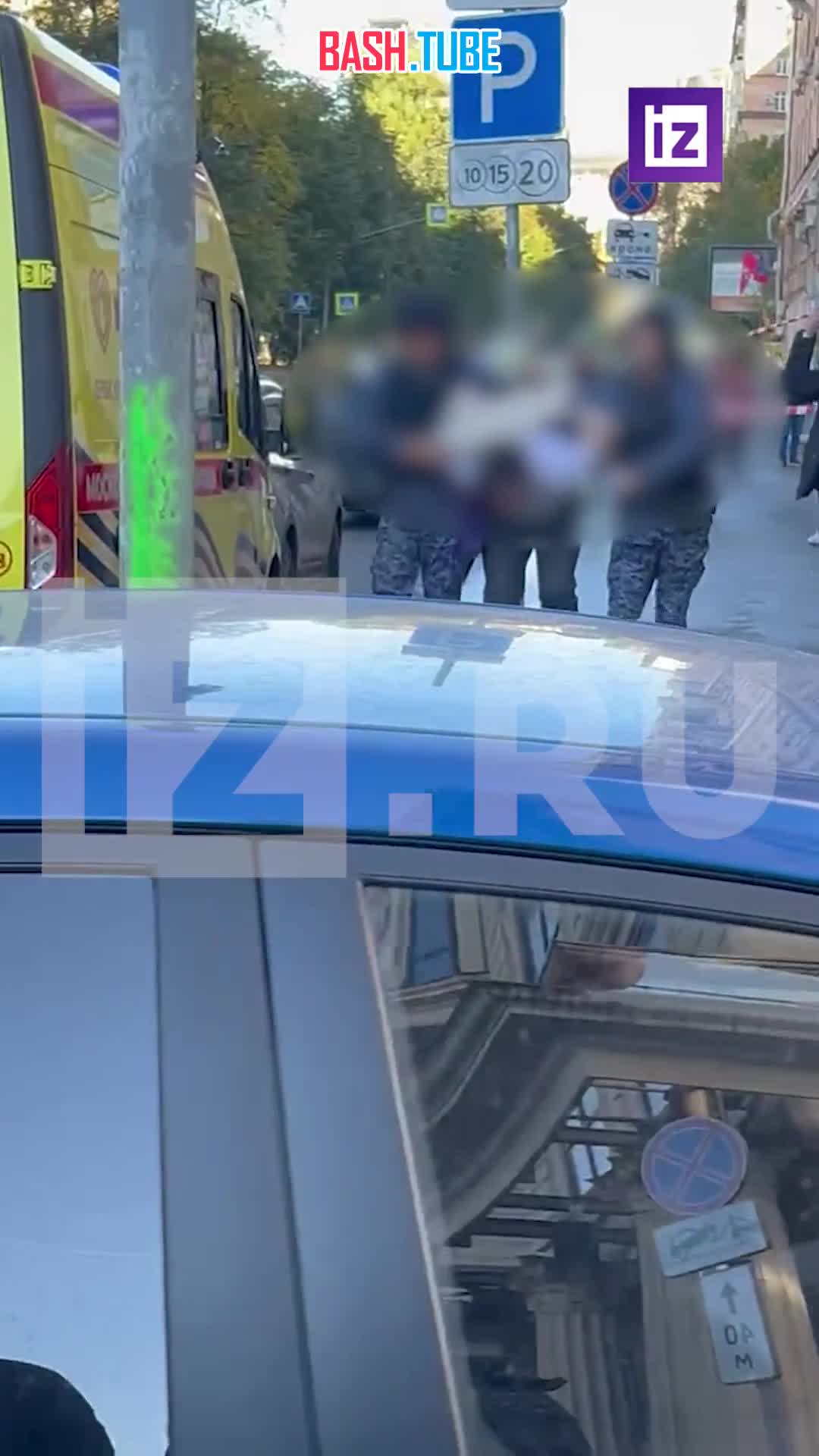  Кадры задержания мужчины, зарезавшего начальницу в банке в Москве, поступили в распоряжение «Известий»