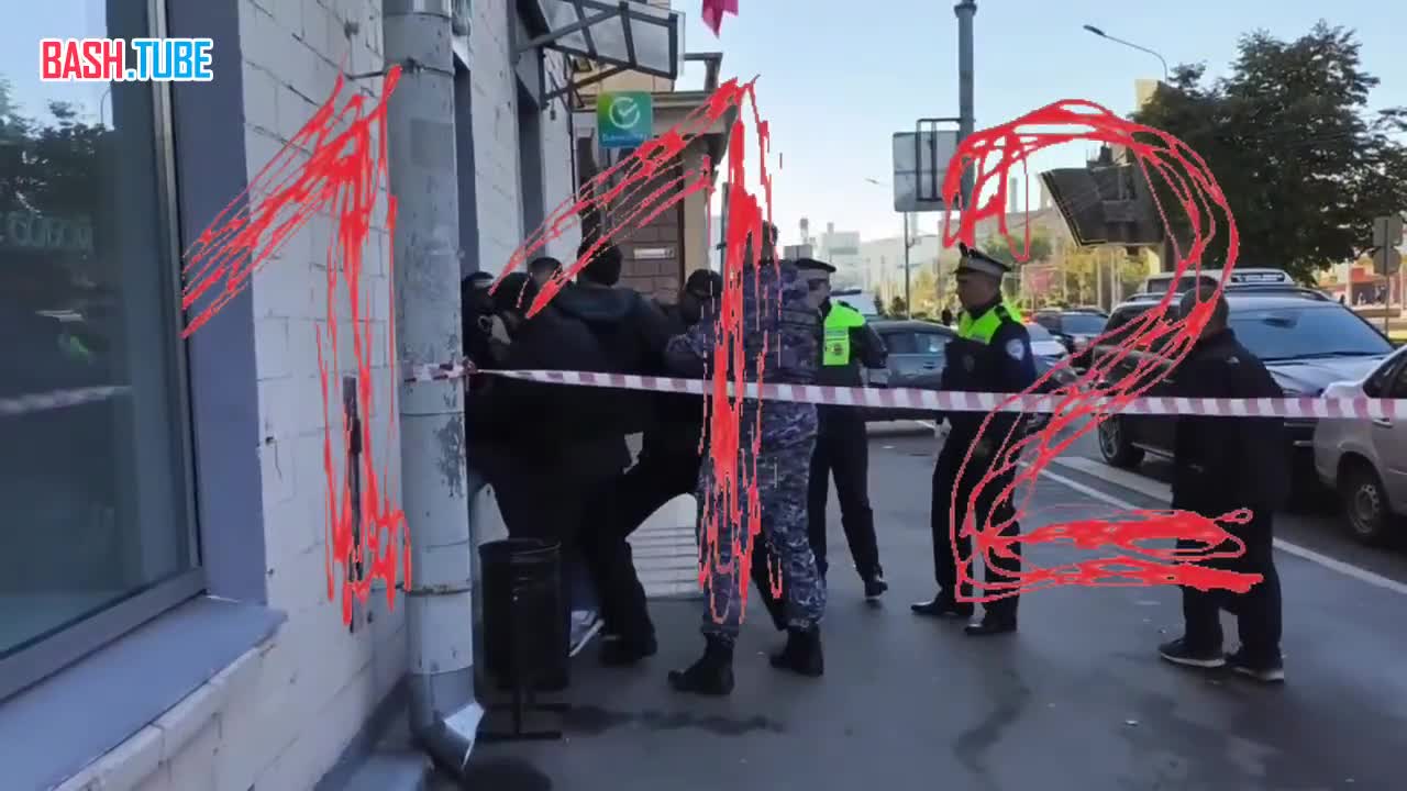  - У меня супругу убили! - Убери руки от пистолета! - Где убийца