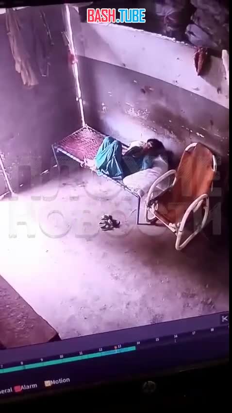  В Индии огромная бетонная плита насмерть придавила рабочего на складе