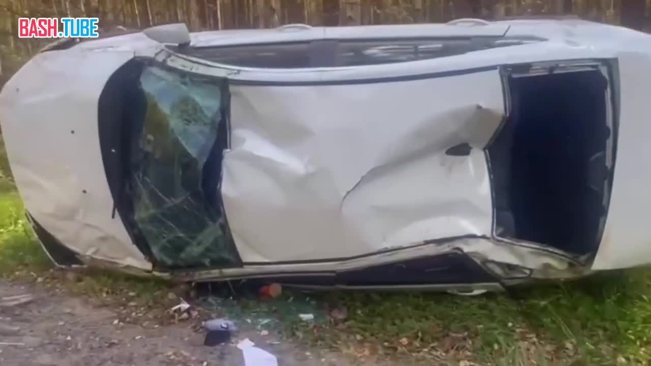  Руль новой Lada Vesta заклинил во время движения, автомобиль трижды перевернулся и вылетел в кювет