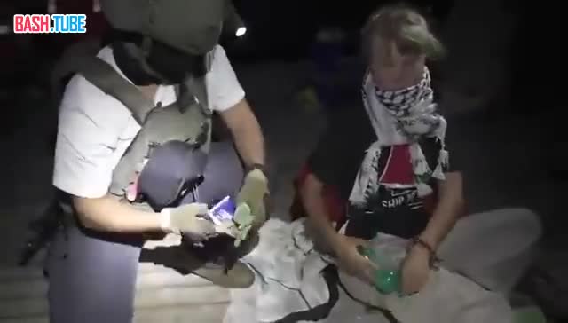  Опубликовано видео задержания Греты Тунберг израильскими военными