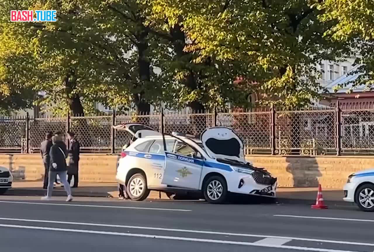  Полицейский автомобиль сбил двух пешеходов на Шпалерной улице в центре Петербурга - один погиб, второй госпитализирован