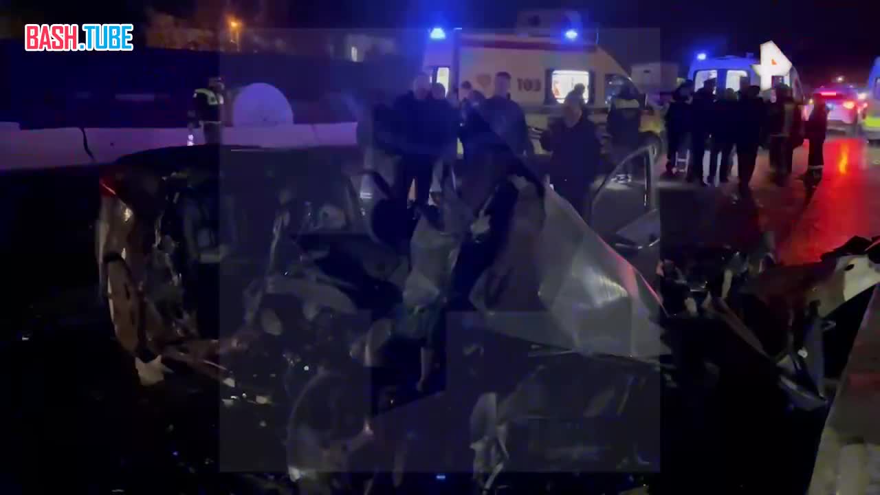  Три человека погибли, двое пострадали в результате столкновения грузового автомобиля и легковушки в Москве - РЕН ТВ