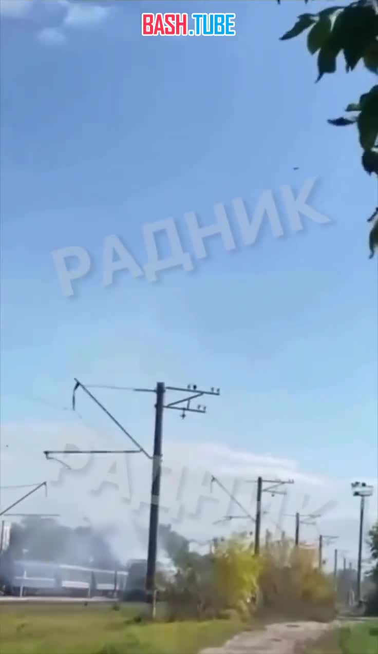  «Герани» охотятся на вражеские поезда. На видео момент удара по поезду около Шостки в Сумской области