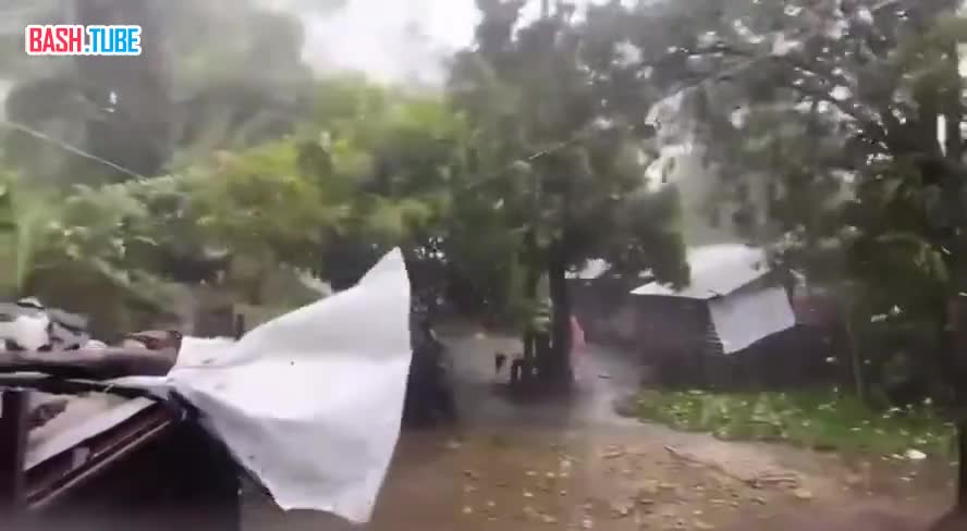  Тайфун Матмо прошёл через Филиппины, усилился и теперь движется к югу Китая