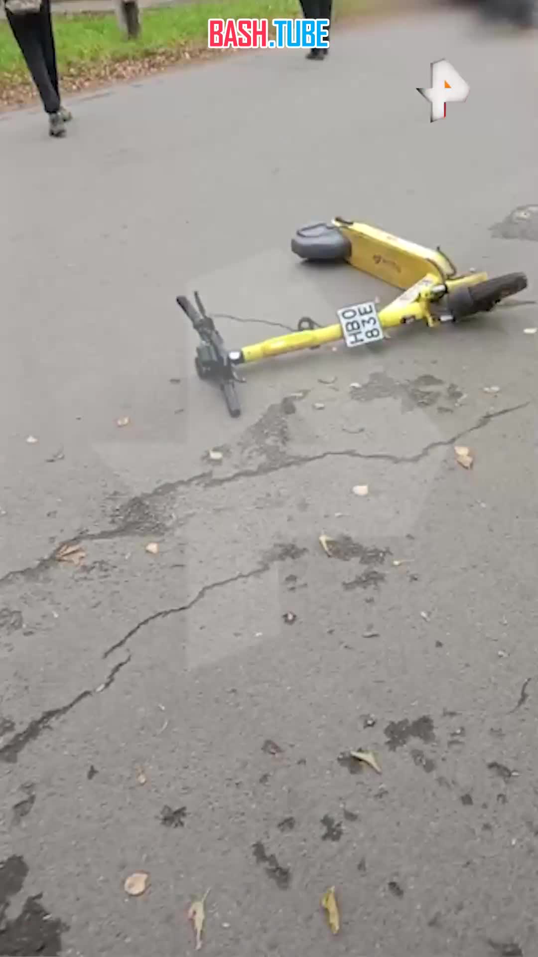  Кадры с места ДТП, где мусоровоз насмерть переехал самокатчика, поступили в распоряжение РЕН ТВ